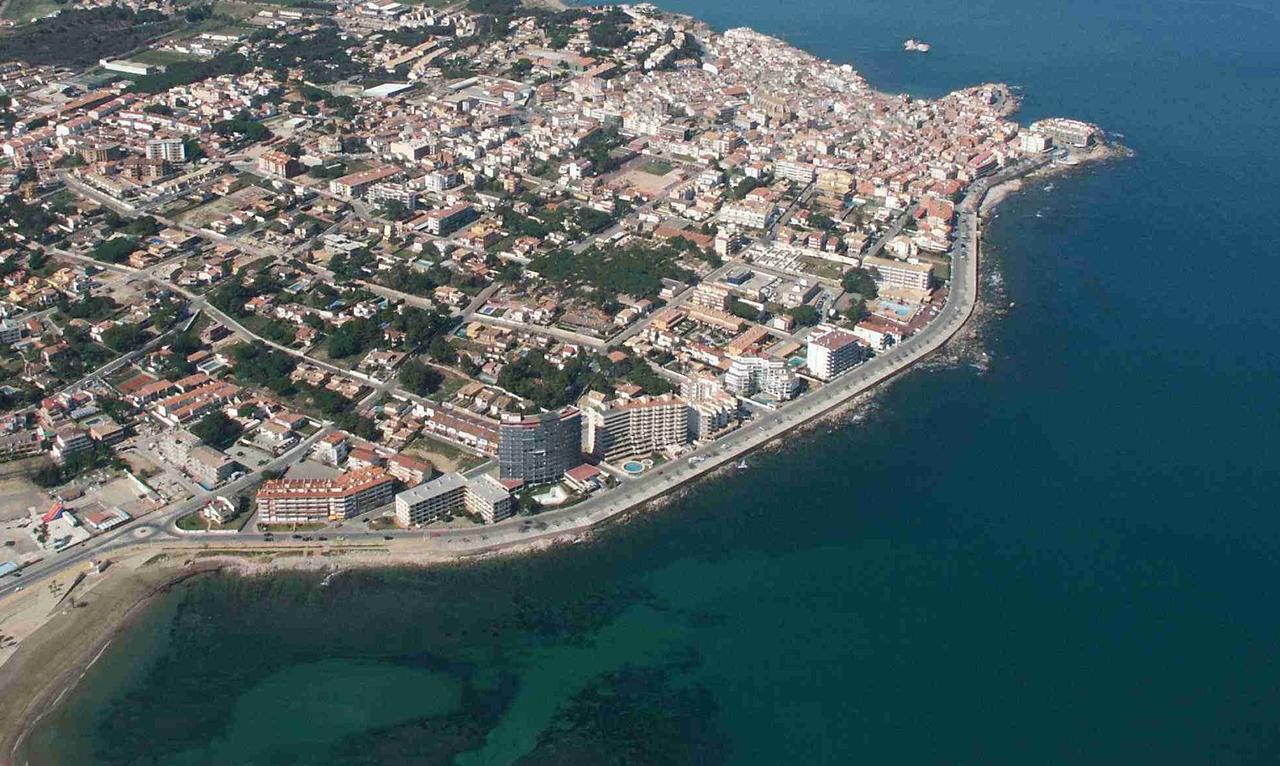 Apartamentos Puig Sureda L' Escala Exterior foto
