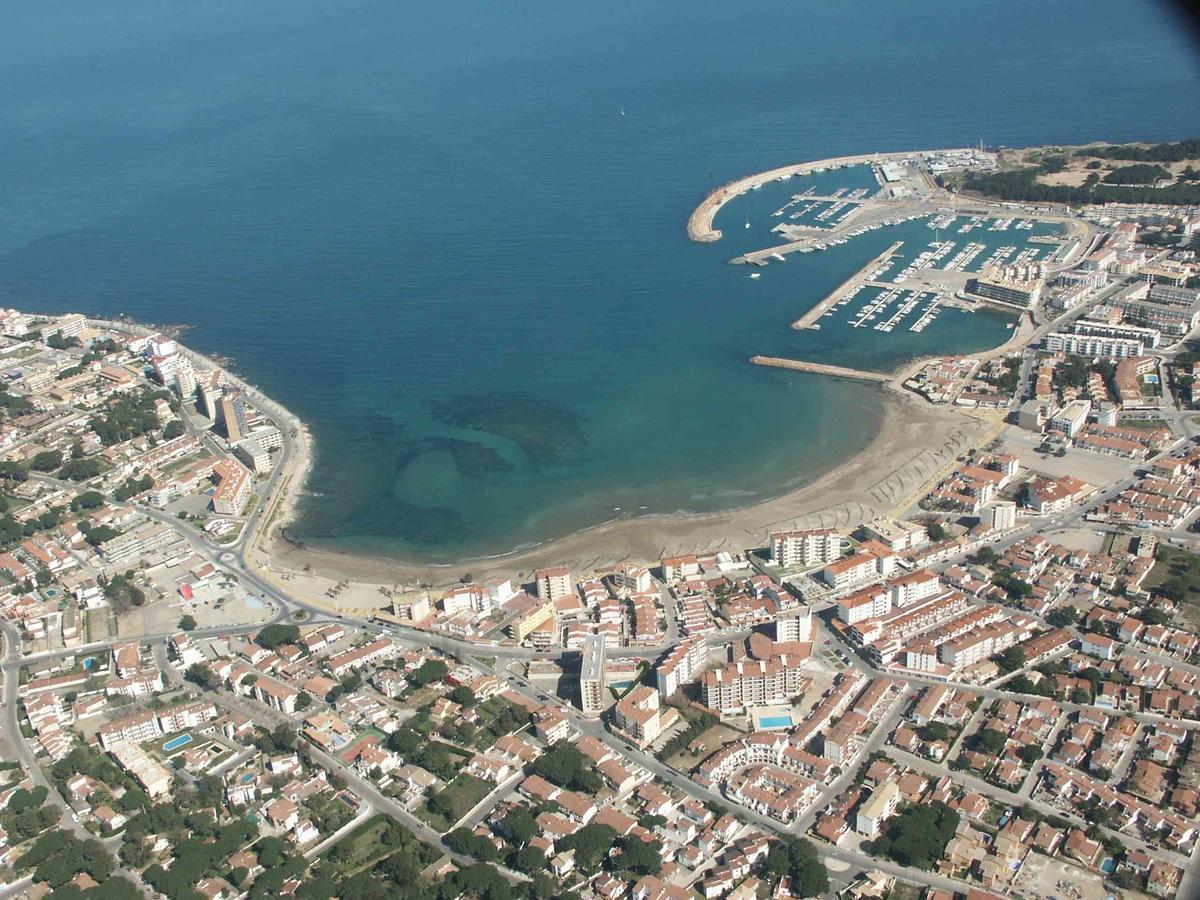 Apartamentos Puig Sureda L' Escala Exterior foto